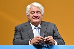 Wealthiest people in country
